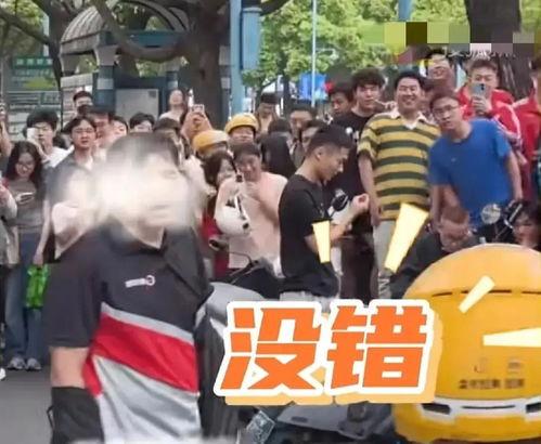 顺丰小哥吃瓜,揭秘快递员日常趣事